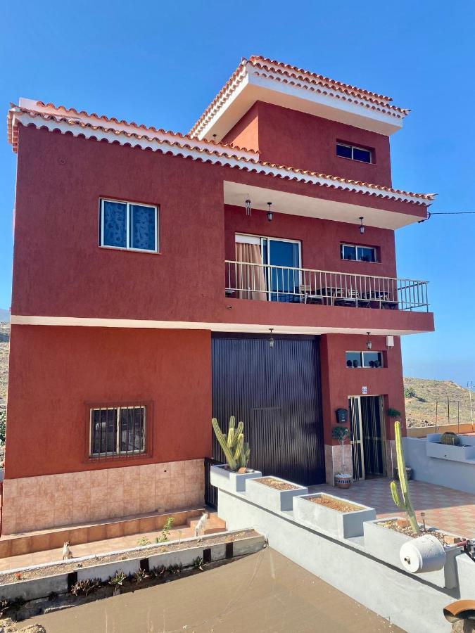 Naomi'S House Guest House Fasnia Exterior photo